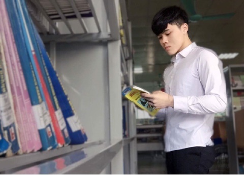 Seamphavanh Sayyavong sinh viên lớp K12.63A2-Đam mê con số và bí quyết để học tốt các môn tính toán